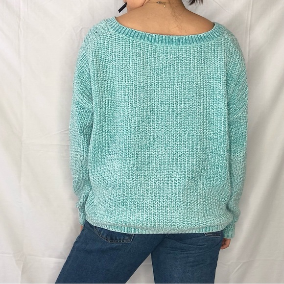 Junior’s Bright Baby Blue Cableknit V-Neck Long Sleeve Sweater size L - Picture 4 of 4